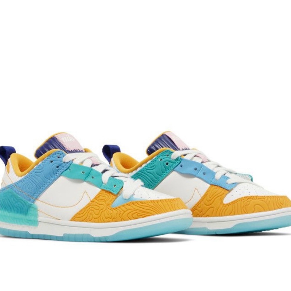 Nike 2023
Serena Williams Design Crew x
Wmns Dunk Low
